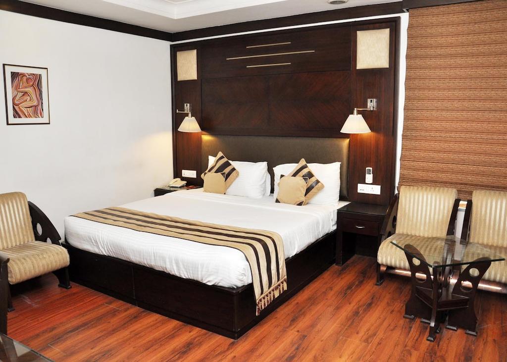 Capital O 2741 Hotel Corporate Point Delhi Zewnętrze zdjęcie